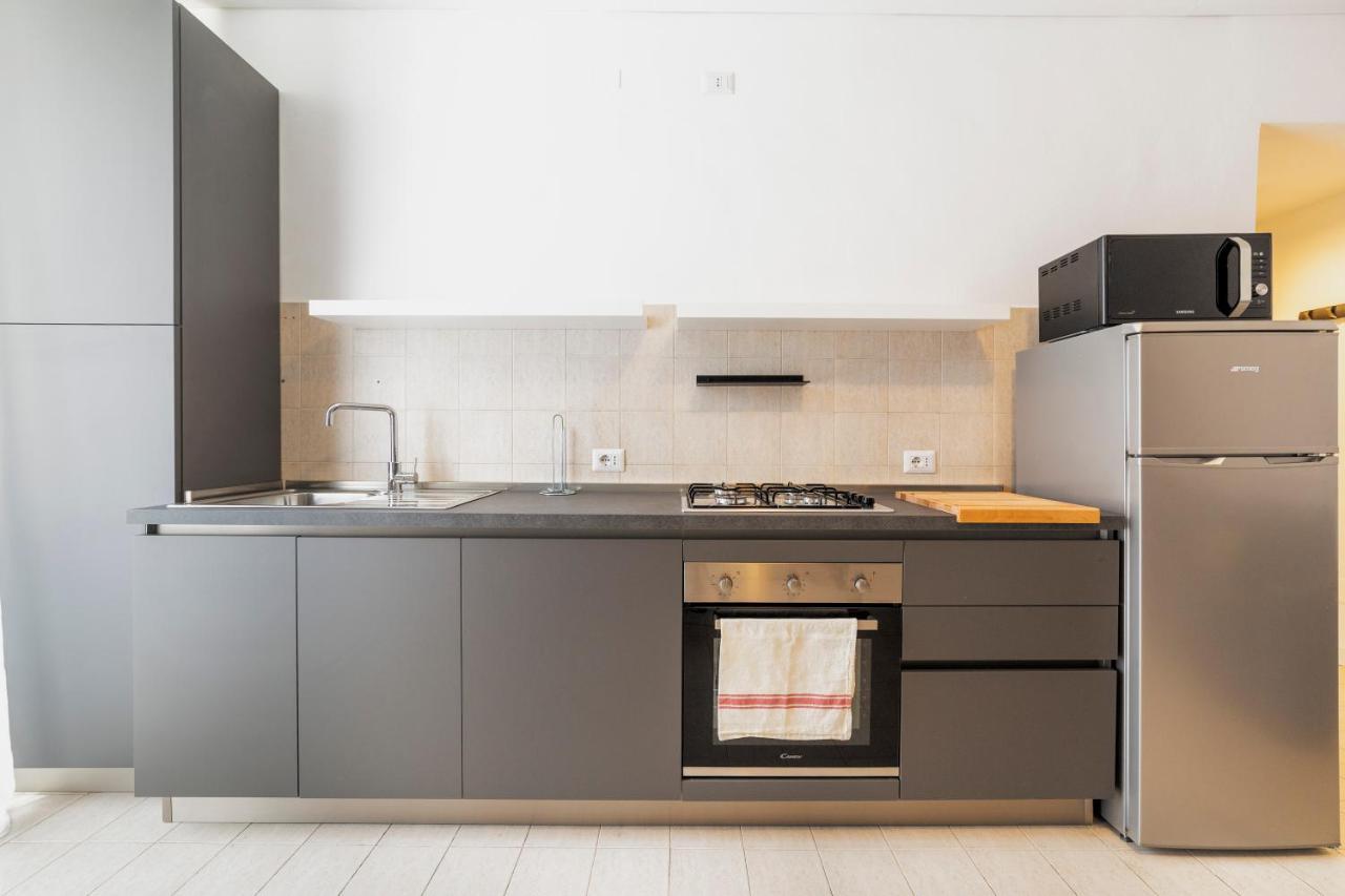 Roomy Apartment Close To Subway M5! มิลาน ภายนอก รูปภาพ