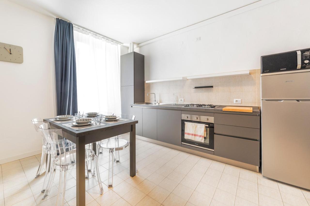 Roomy Apartment Close To Subway M5! มิลาน ภายนอก รูปภาพ