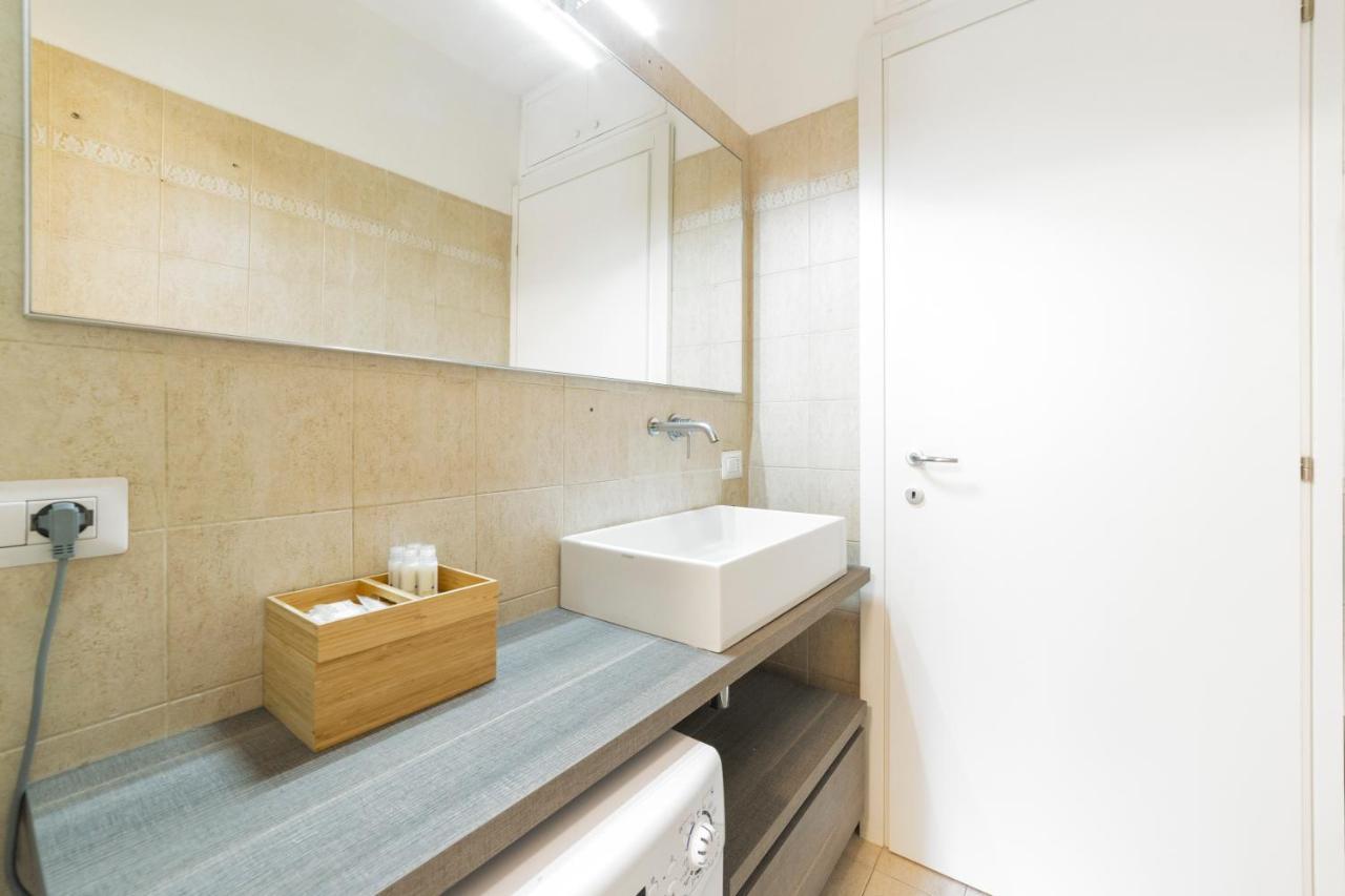 Roomy Apartment Close To Subway M5! มิลาน ภายนอก รูปภาพ