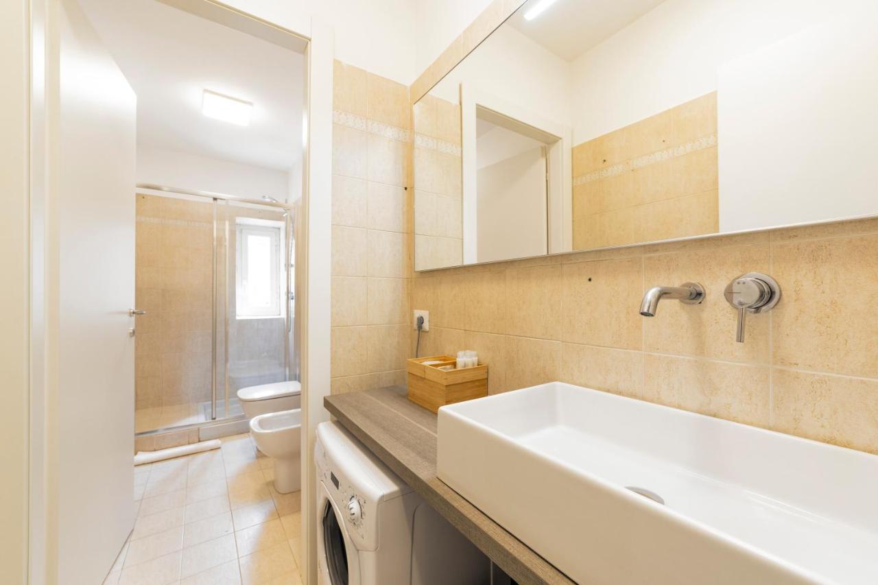 Roomy Apartment Close To Subway M5! มิลาน ภายนอก รูปภาพ